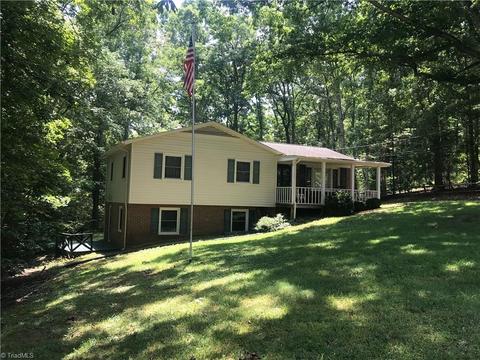 6237 Edgewood Dr, Trinity, NC 27370 photo 1