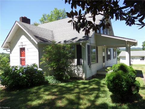 241 Shingle Gap Rd, Purlear, NC 28665 photo 2