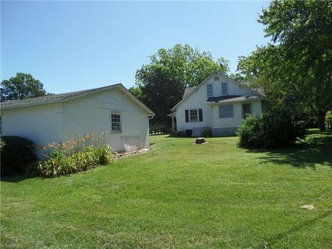 241 Shingle Gap Rd, Purlear, NC 28665 photo 4