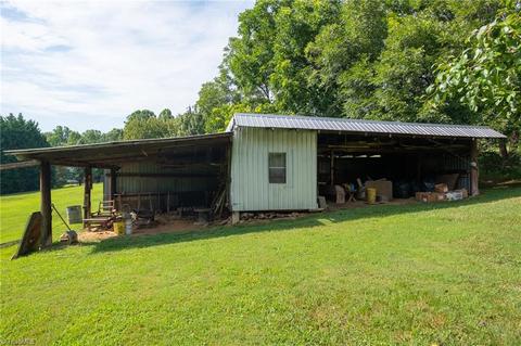 8791 Kiger Rd, Germanton, NC 27019 photo 4