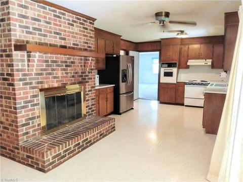 1123 E Springfield Rd, High Point, NC 27263 photo 9