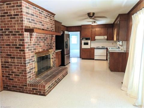 1123 E Springfield Rd, High Point, NC 27263 photo 10