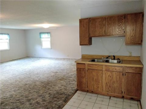1123 E Springfield Rd, High Point, NC 27263 photo 21