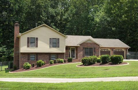 209 Timberlake Dr, Salisbury, NC 28147 photo 1