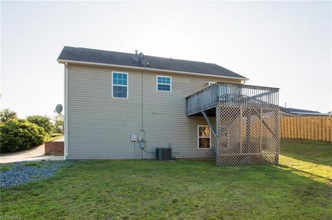 2464 Aston Ct, High Point, NC 27265 photo 8