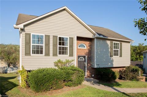 2464 Aston Ct, High Point, NC 27265 photo 4