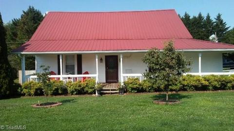 201 Tinker Dam Ave, Dobson, NC 27017 photo 1