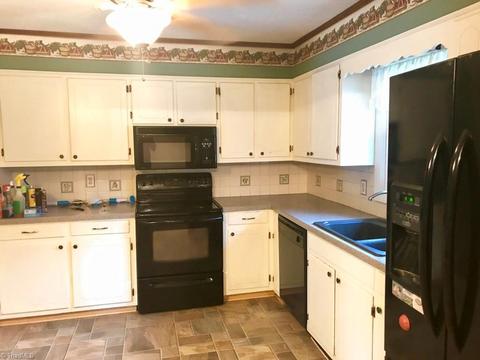 171 Ashley Dr, Dobson, NC 27017 photo 10