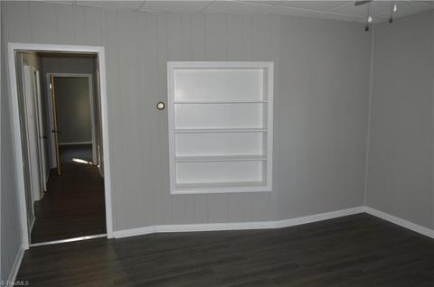327 S 4th Ave, Mayodan, NC 27027 photo 5