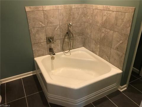 3410 Hillside Dr, High Point, NC 27265 photo 16