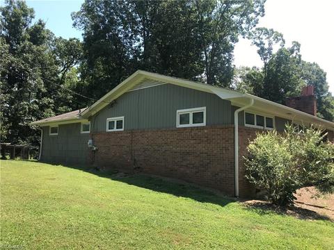 3410 Hillside Dr, High Point, NC 27265 photo 4