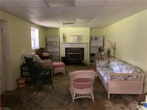 307 Unity St, Thomasville, NC 27360 photo 8