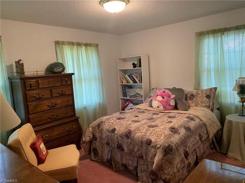 307 Unity St, Thomasville, NC 27360 photo 3