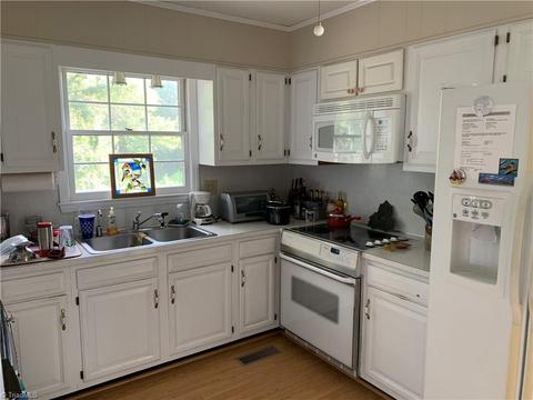 307 Unity St, Thomasville, NC 27360 photo 9