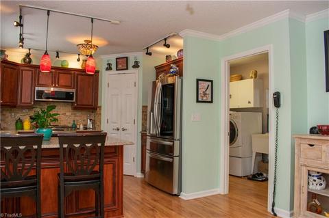 1405 Spring Tree Ct, High Point, NC 27265 photo 7