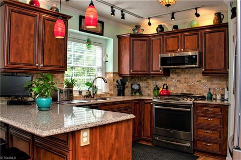 1405 Spring Tree Ct, High Point, NC 27265 photo 9