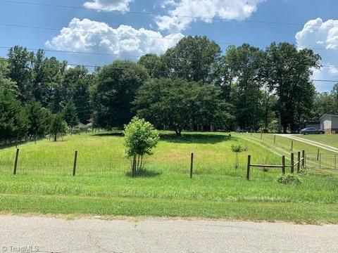 1499 Skeens Mill Rd, Trinity, NC 27370 photo 2