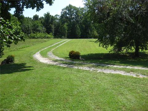 1208 Foxfire Rd, Asheboro, NC 27205 photo 6