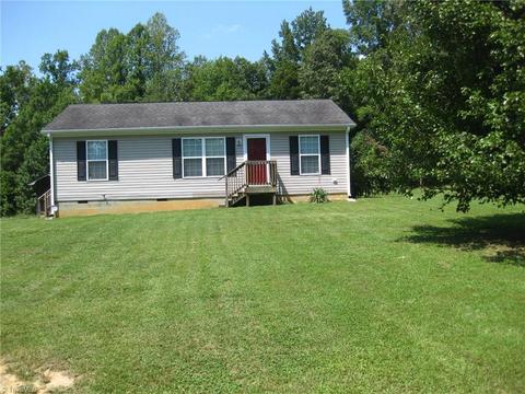 1208 Foxfire Rd, Asheboro, NC 27205 photo 1