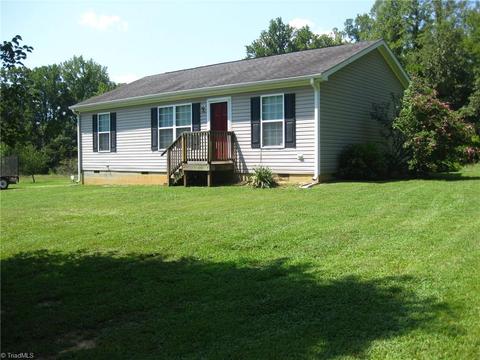 1208 Foxfire Rd, Asheboro, NC 27205 photo 2