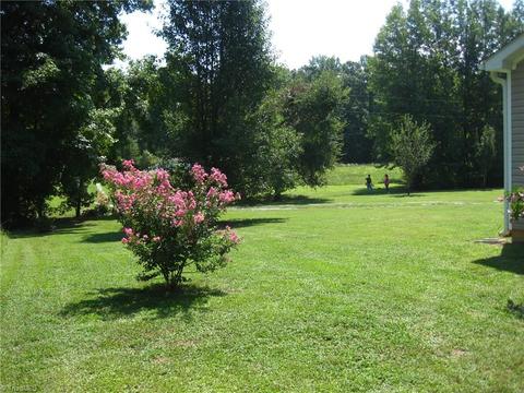 1208 Foxfire Rd, Asheboro, NC 27205 photo 4