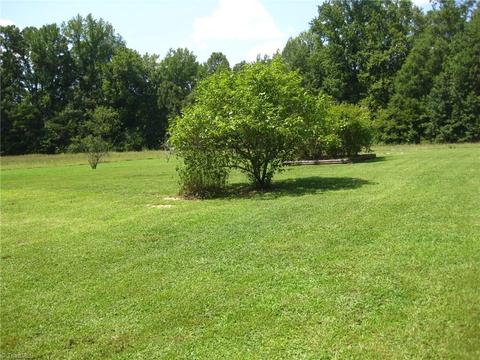 1208 Foxfire Rd, Asheboro, NC 27205 photo 8