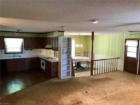 202 Pleasantview Dr, King, NC 27021 photo 6