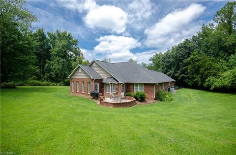 8 Paddock Ln, Thomasville, NC 27360 photo 29