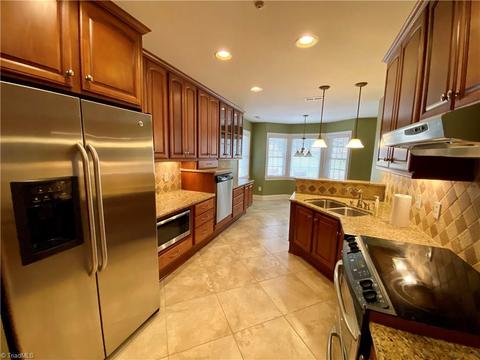 8 Paddock Ln, Thomasville, NC 27360 photo 8