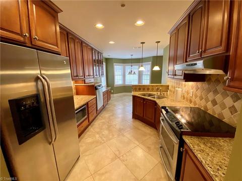 8 Paddock Ln, Thomasville, NC 27360 photo 6
