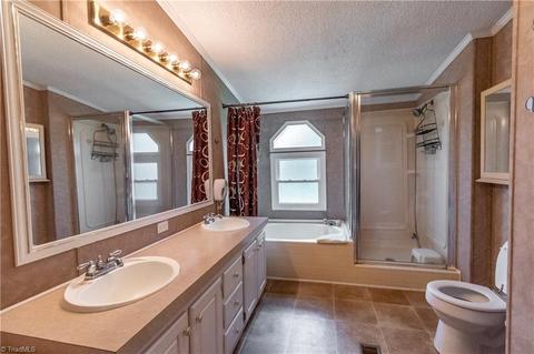 282 Beck Ln, Pilot Mountain, NC 27041 photo 6