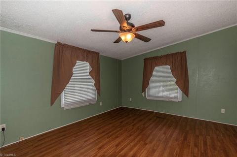 282 Beck Ln, Pilot Mountain, NC 27041 photo 4