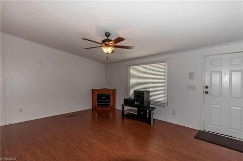 282 Beck Ln, Pilot Mountain, NC 27041 photo 9