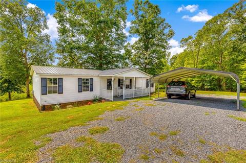 1704 Laughlin Rd, Randleman, NC 27317 photo 2