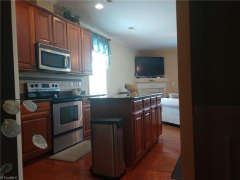 4525 Treebark Ln, High Point, NC 27265 photo 12