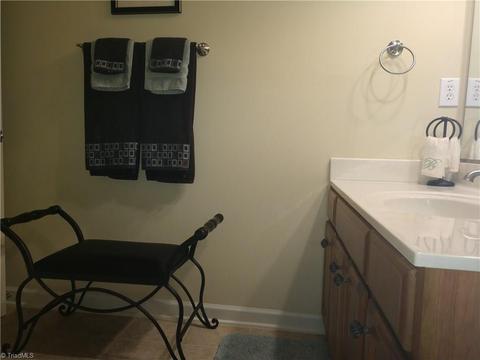 4525 Treebark Ln, High Point, NC 27265 photo 25