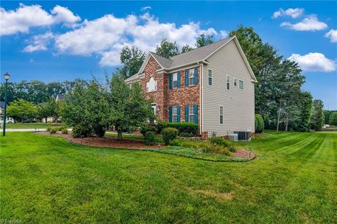 3012 Maple Branch Dr, High Point, NC 27265 photo 2
