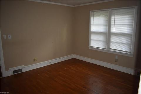119 E Robin Rd, Elkin, NC 28621 photo 7