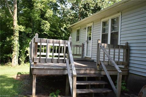 119 E Robin Rd, Elkin, NC 28621 photo 6