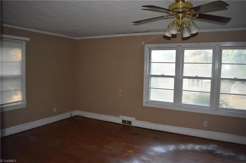 119 E Robin Rd, Elkin, NC 28621 photo 9