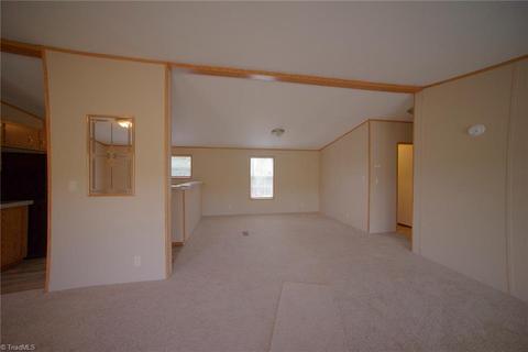 6930 Vashti Rd, Hiddenite, NC 28636 photo 4