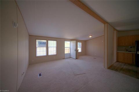 6930 Vashti Rd, Hiddenite, NC 28636 photo 3
