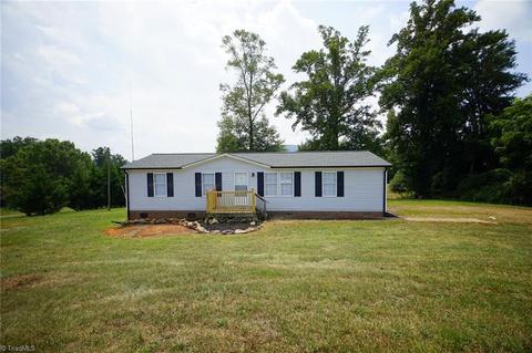 6930 Vashti Rd, Hiddenite, NC 28636 photo 1