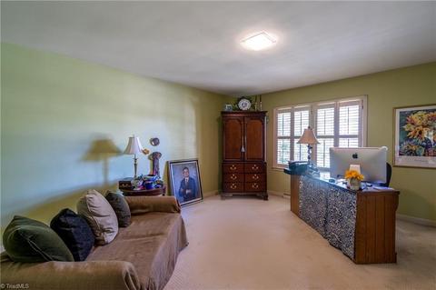926 Croyden St, High Point, NC 27262 photo 17