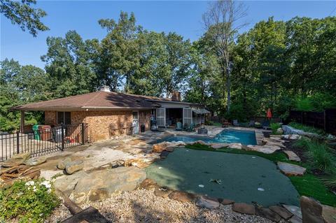 926 Croyden St, High Point, NC 27262 photo 2