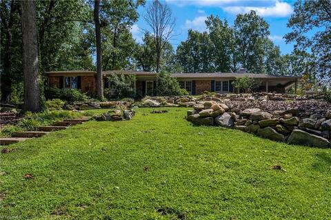 926 Croyden St, High Point, NC 27262 photo 1