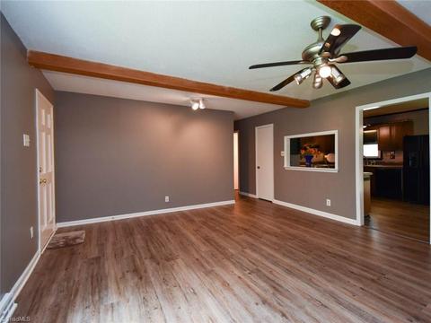 322 Lyons Dr, Clemmons, NC 27012 photo 4
