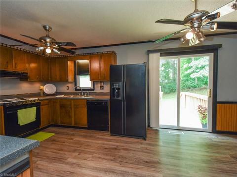 322 Lyons Dr, Clemmons, NC 27012 photo 6