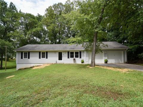 322 Lyons Dr, Clemmons, NC 27012 photo 1