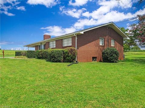 935 Caves Mill Rd, Dobson, NC 27017 photo 6